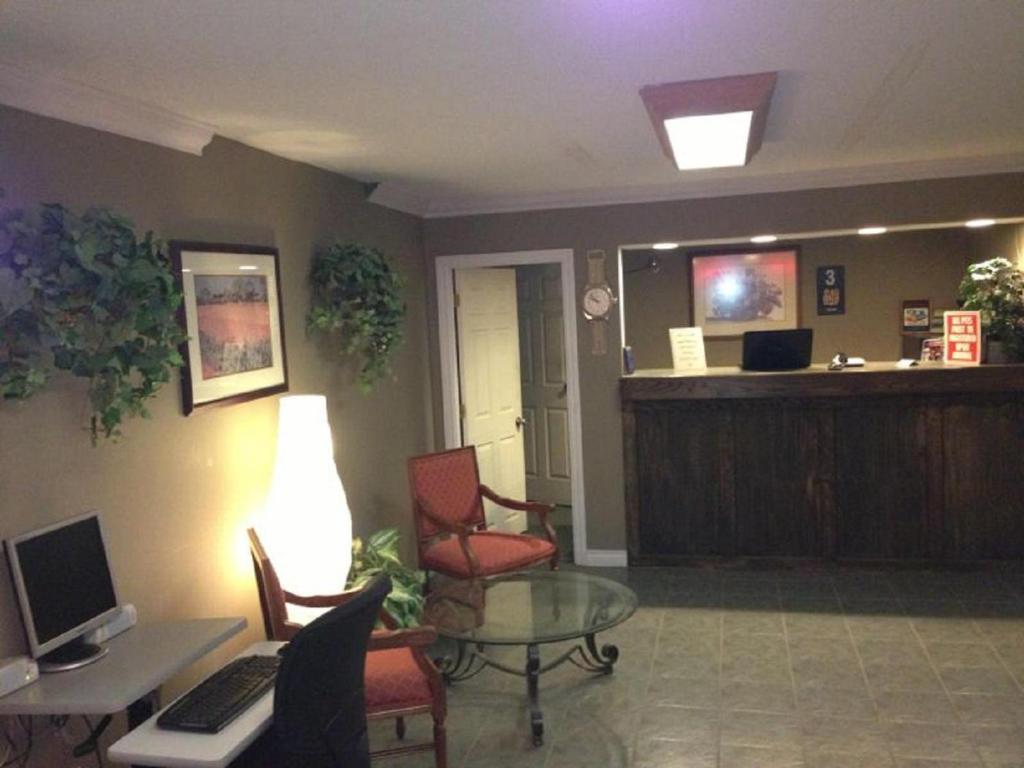 Cache Creek Inn Buitenkant foto