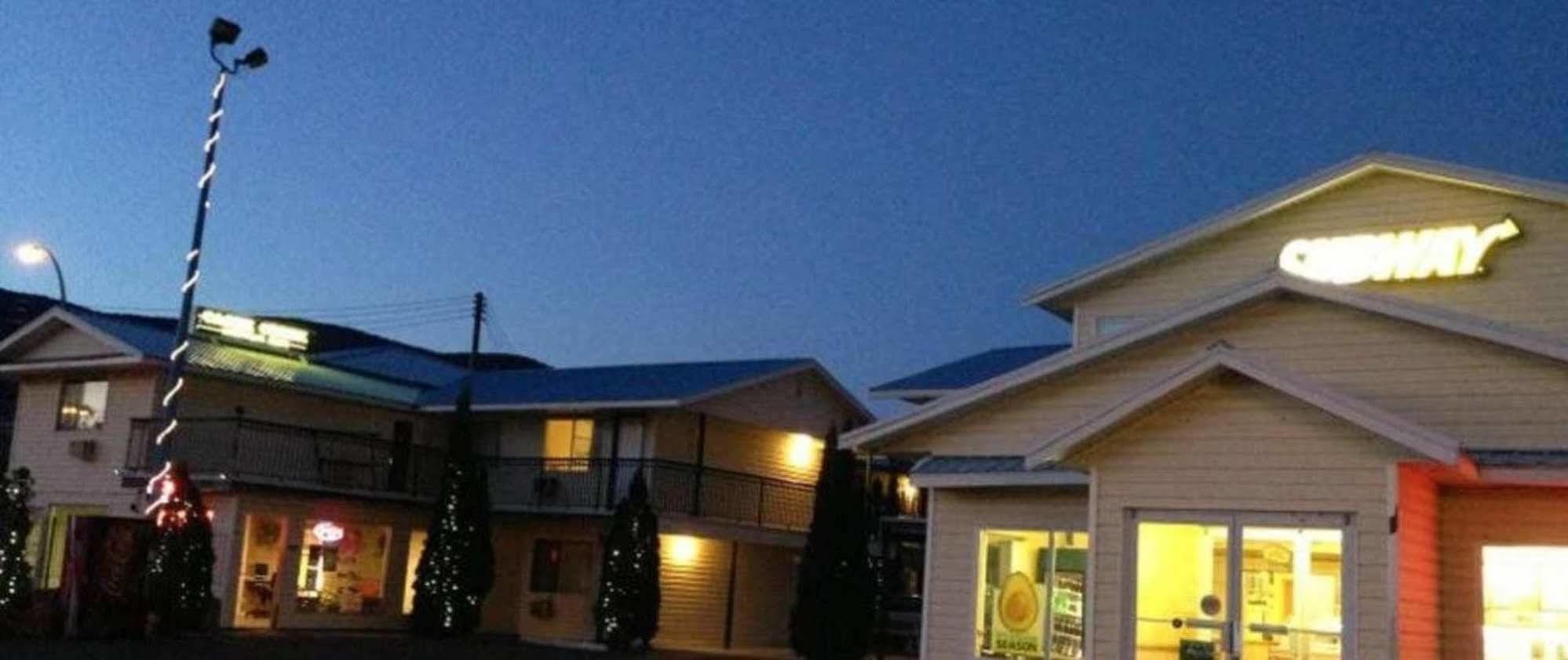 Cache Creek Inn Buitenkant foto